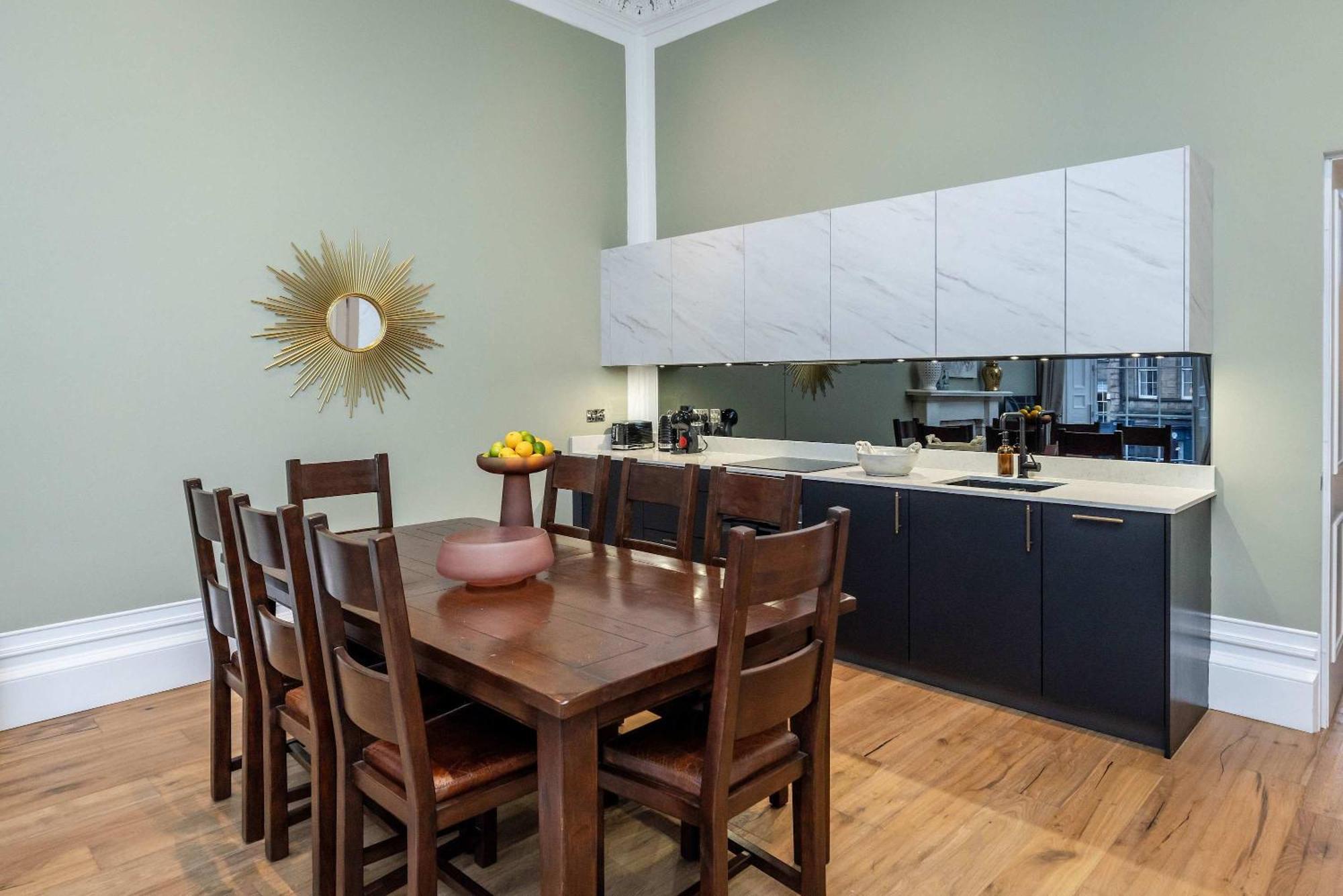 Dragon Suites Luxury Apartments At 9 Albyn Place 에든버러 외부 사진