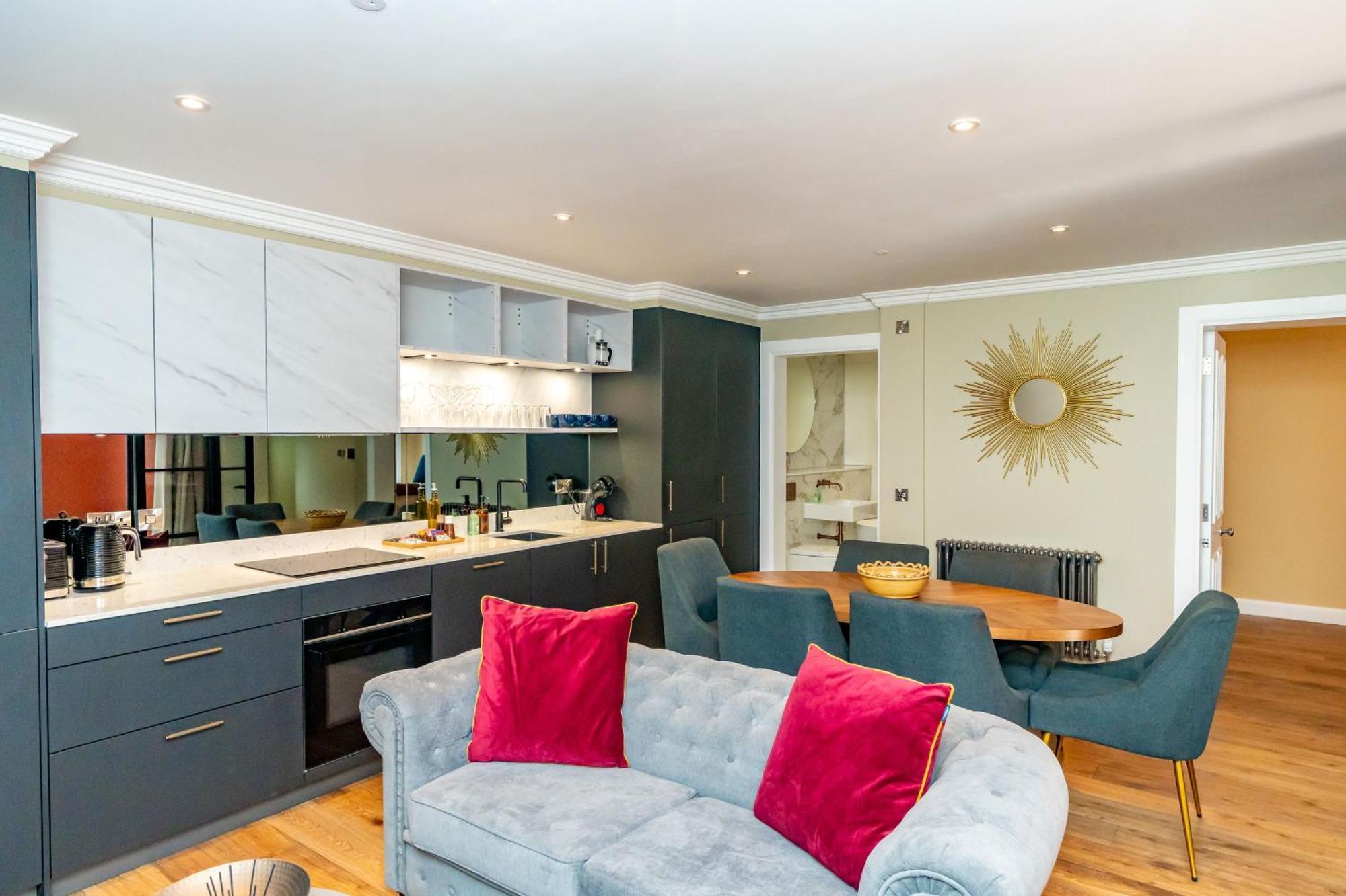 Dragon Suites Luxury Apartments At 9 Albyn Place 에든버러 외부 사진