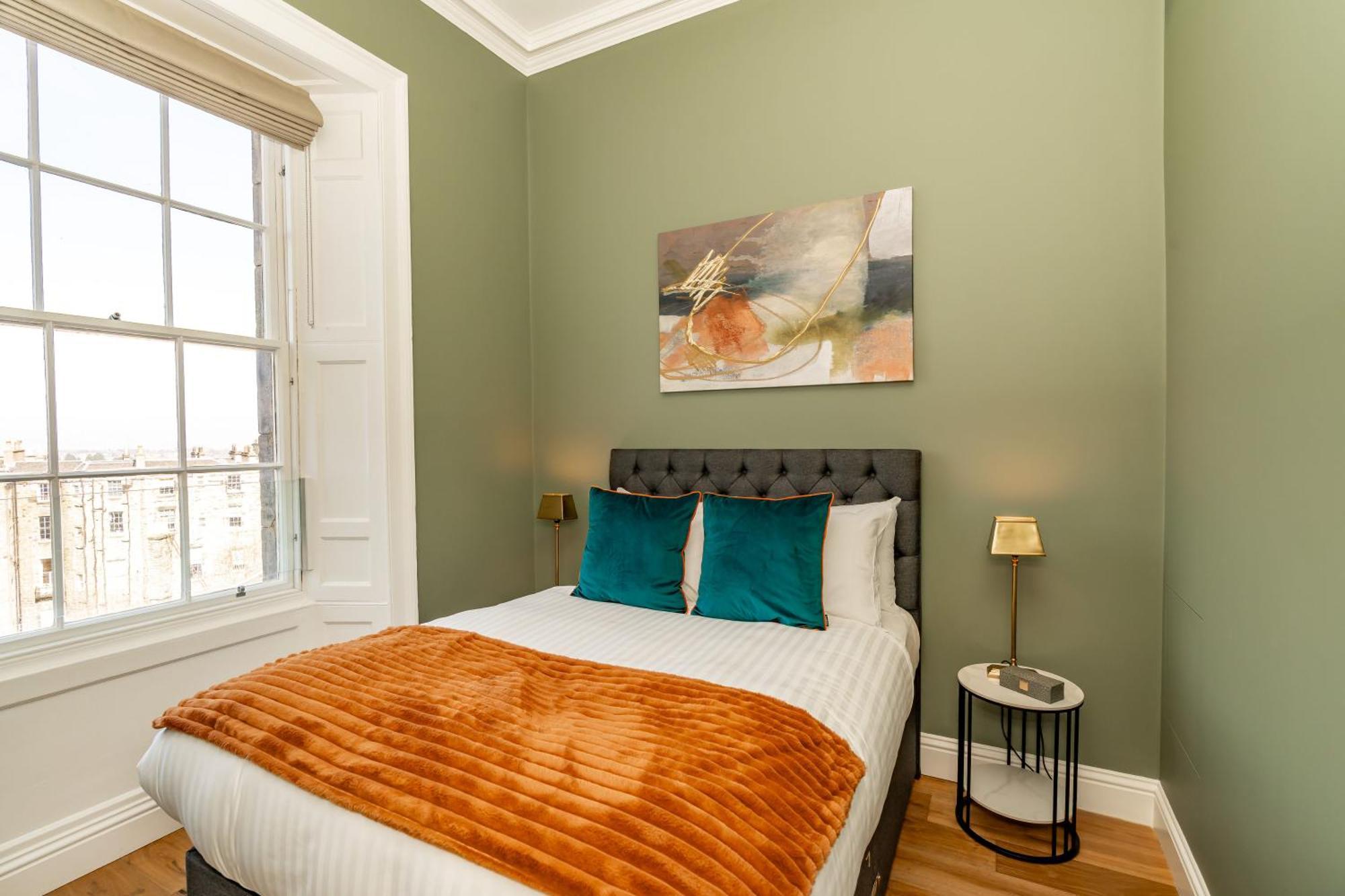 Dragon Suites Luxury Apartments At 9 Albyn Place 에든버러 외부 사진