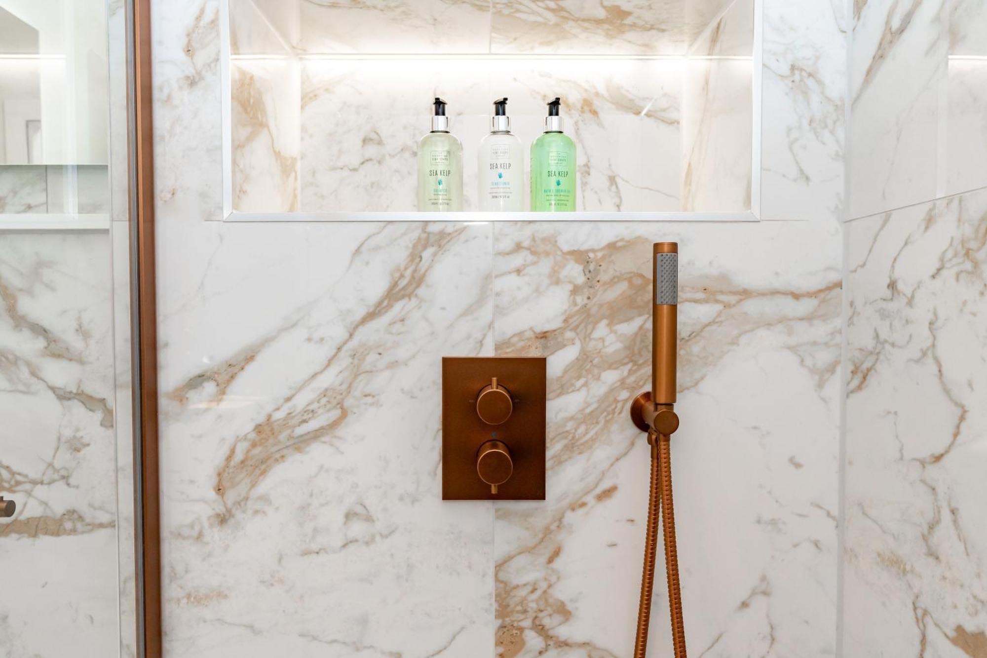 Dragon Suites Luxury Apartments At 9 Albyn Place 에든버러 외부 사진