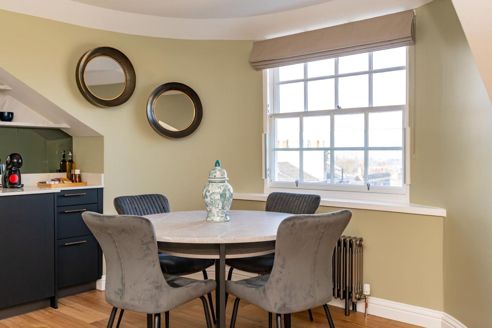 Dragon Suites Luxury Apartments At 9 Albyn Place 에든버러 외부 사진