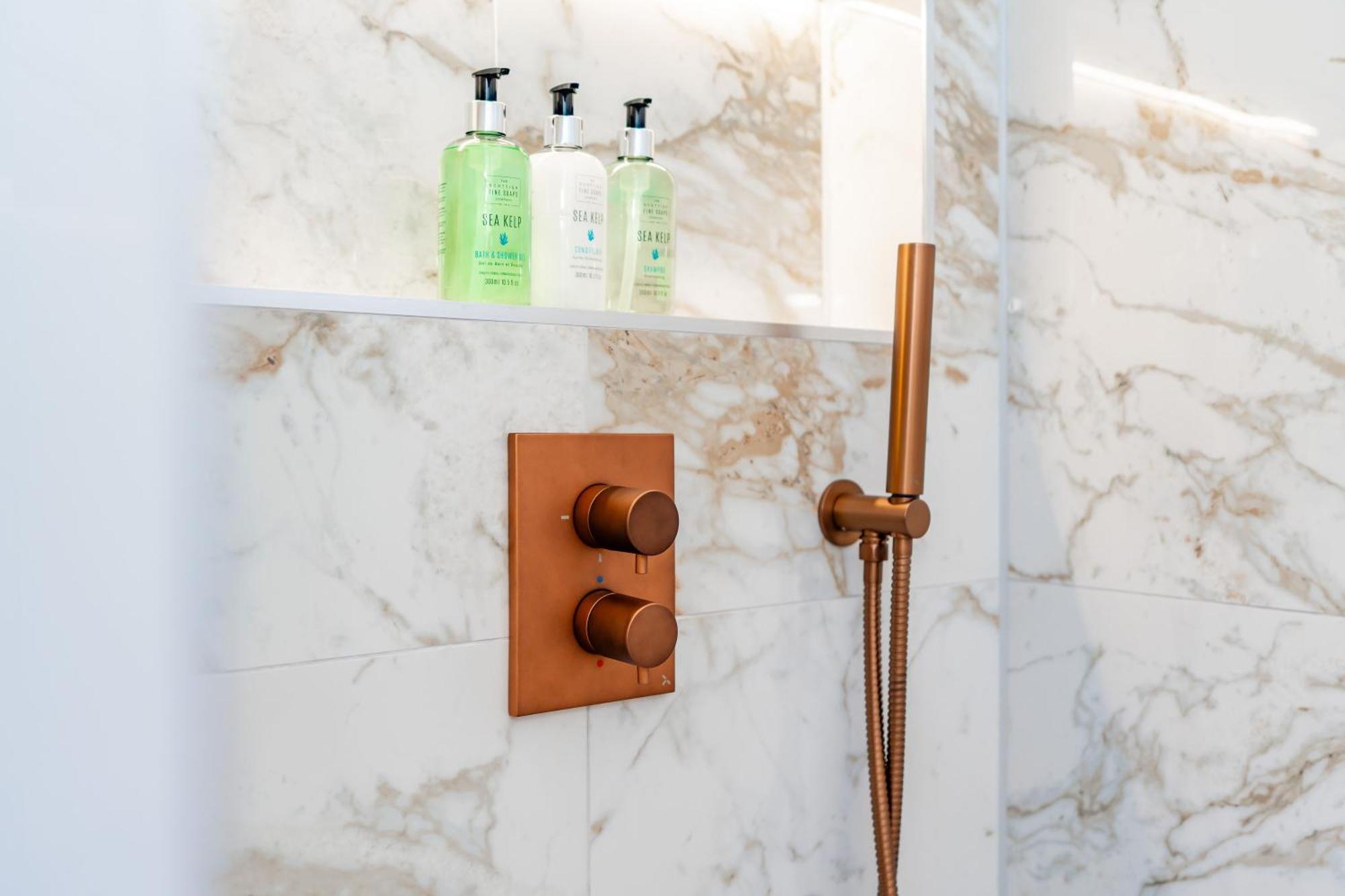 Dragon Suites Luxury Apartments At 9 Albyn Place 에든버러 외부 사진